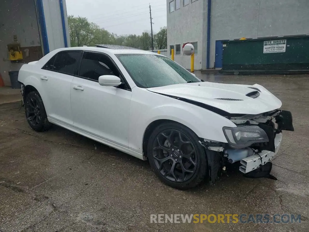 4 Photograph of a damaged car 2C3CCABTXLH239089 CHRYSLER 300 2020