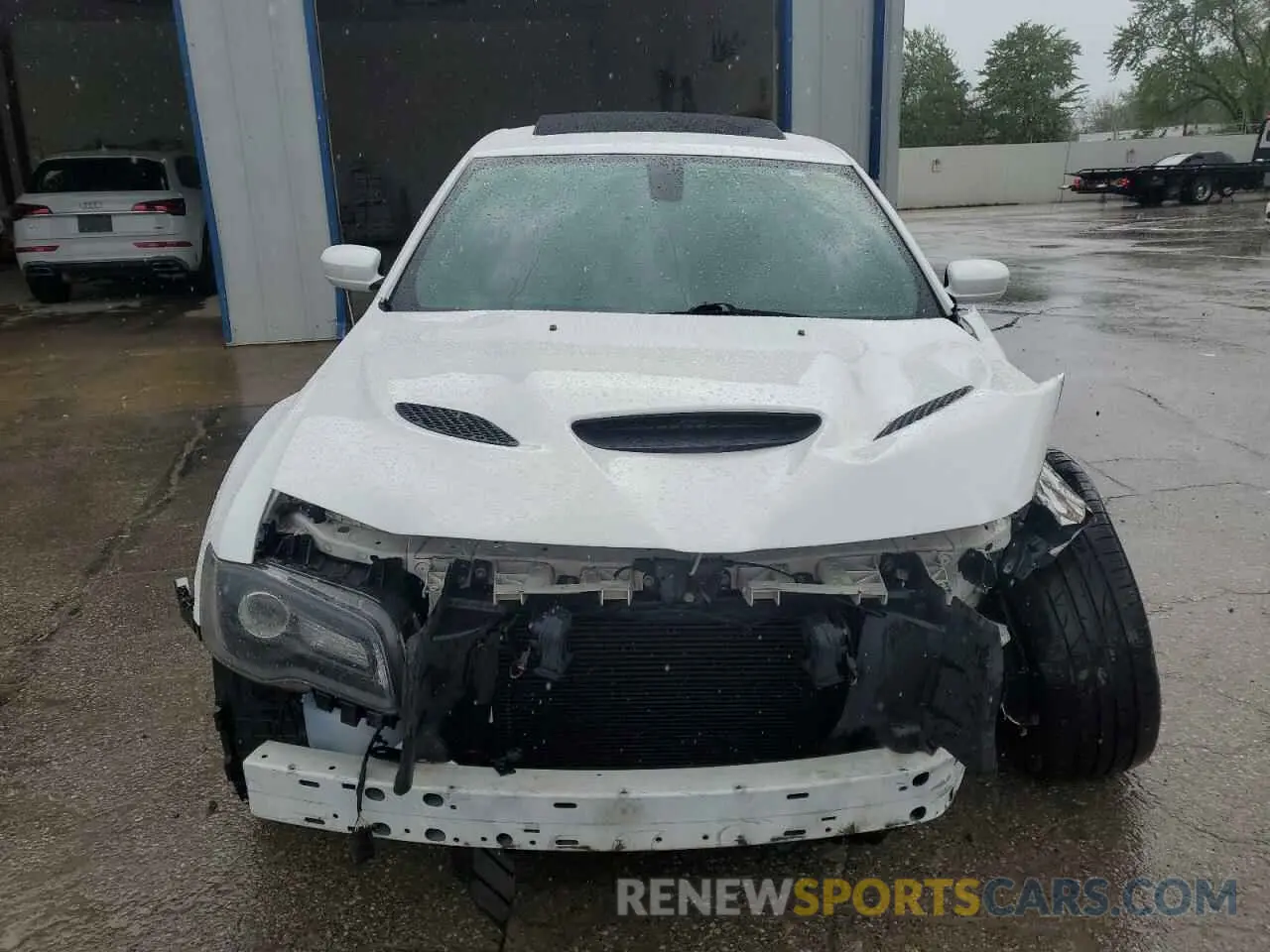 5 Photograph of a damaged car 2C3CCABTXLH239089 CHRYSLER 300 2020