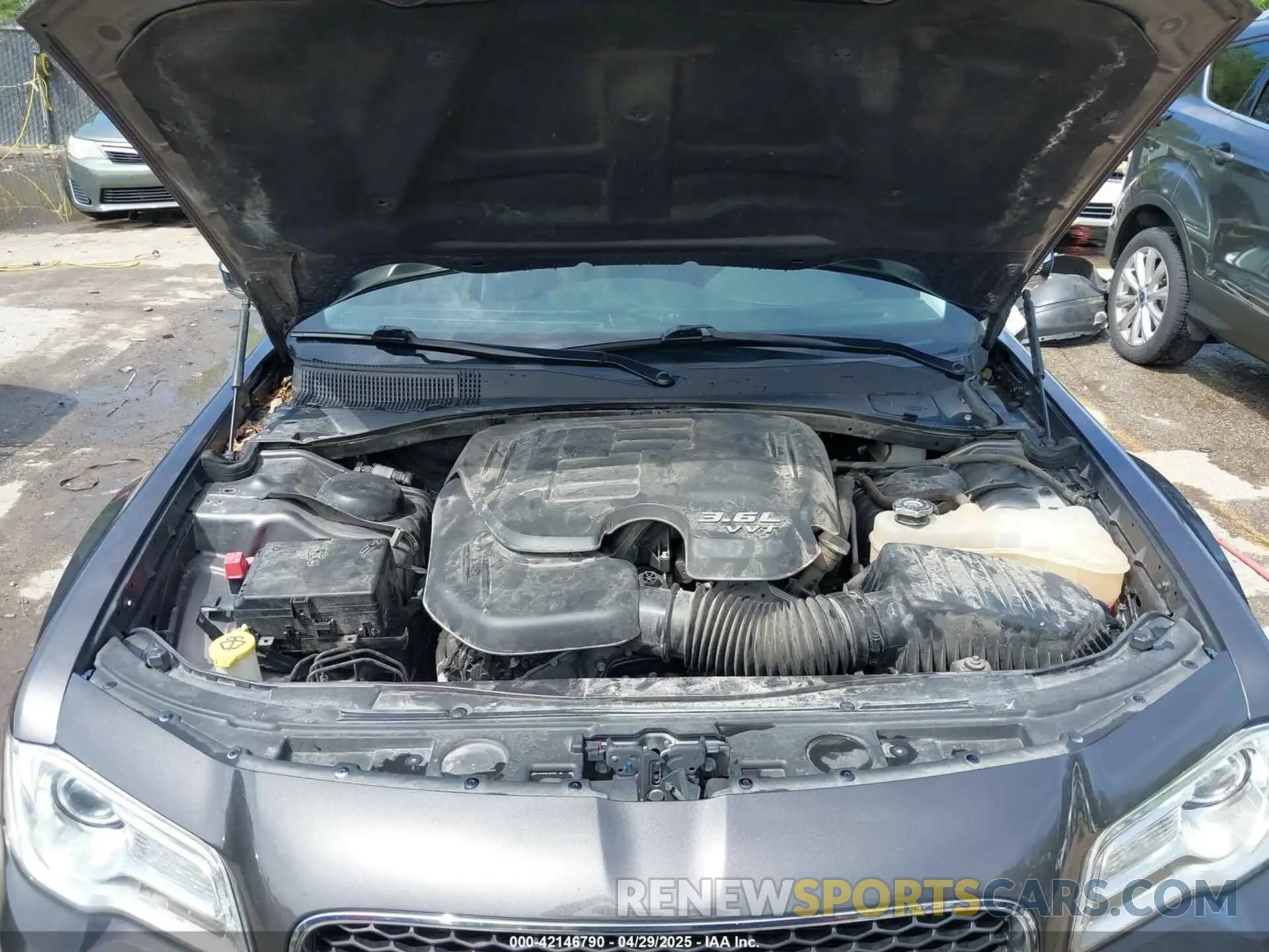 10 Photograph of a damaged car 2C3CCAEG2LH154486 CHRYSLER 300 2020