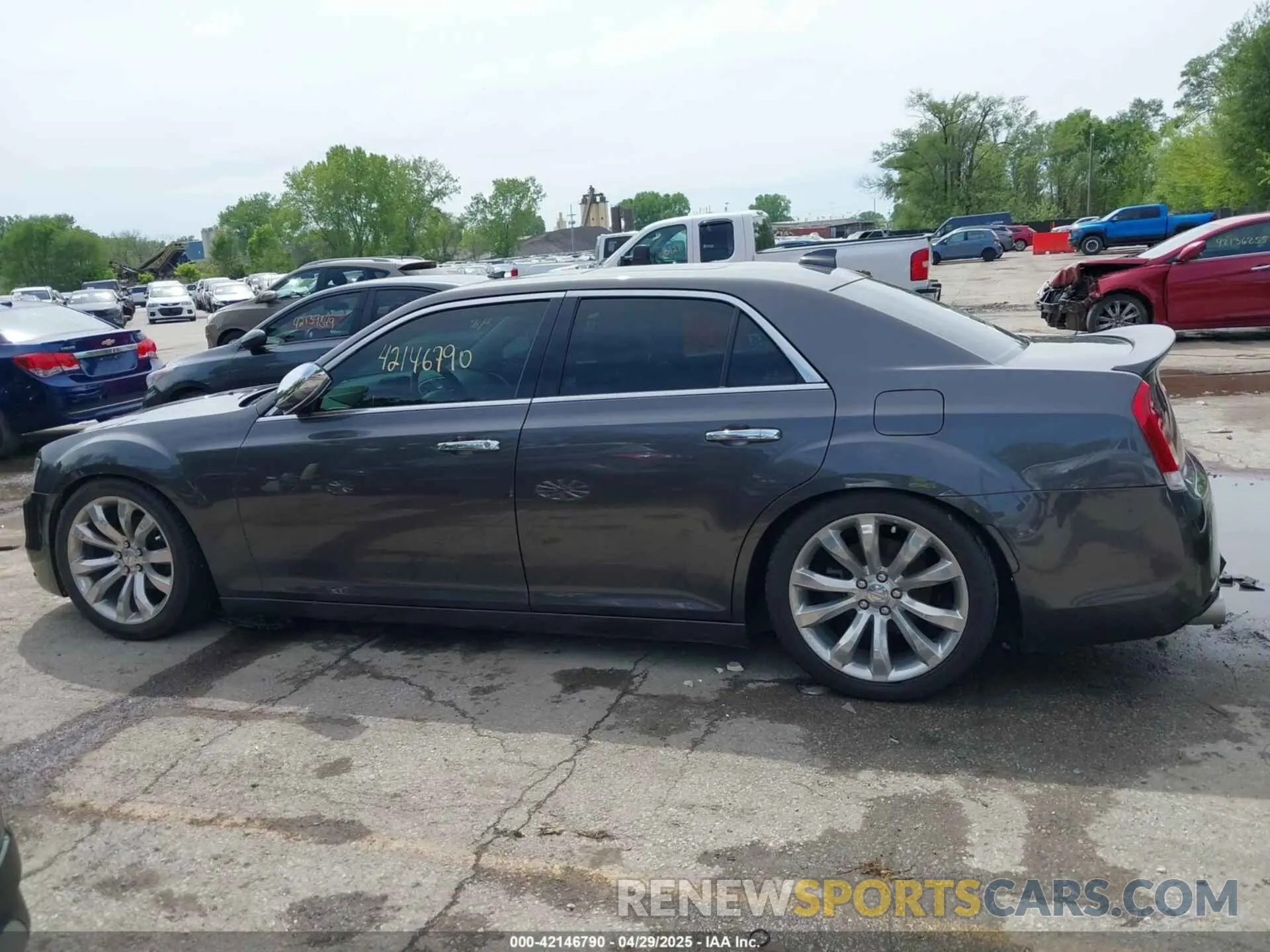 14 Photograph of a damaged car 2C3CCAEG2LH154486 CHRYSLER 300 2020