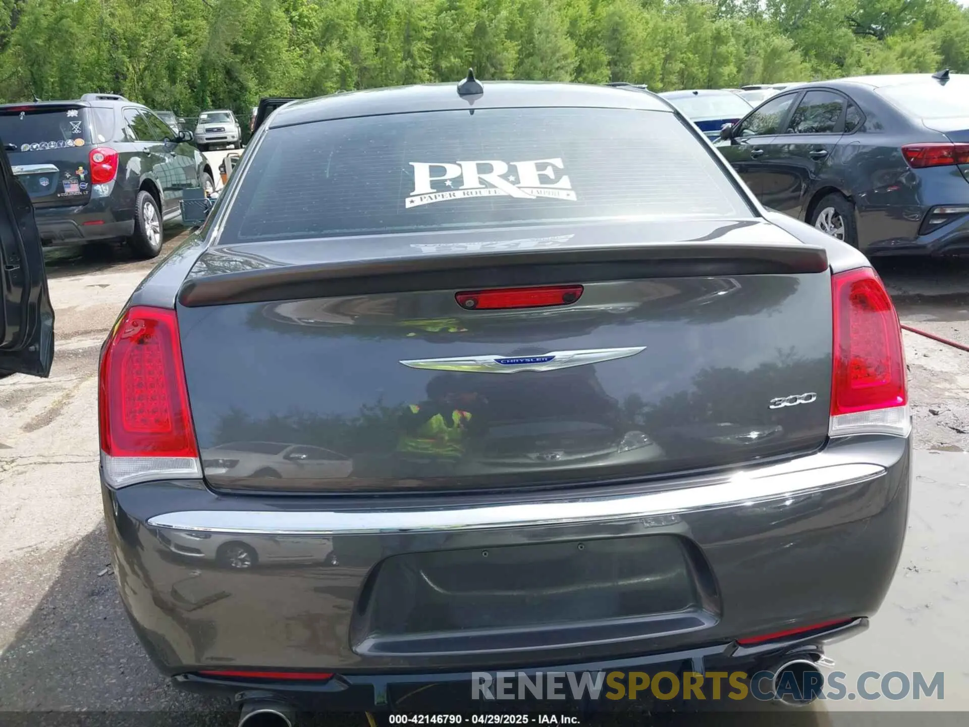 16 Photograph of a damaged car 2C3CCAEG2LH154486 CHRYSLER 300 2020