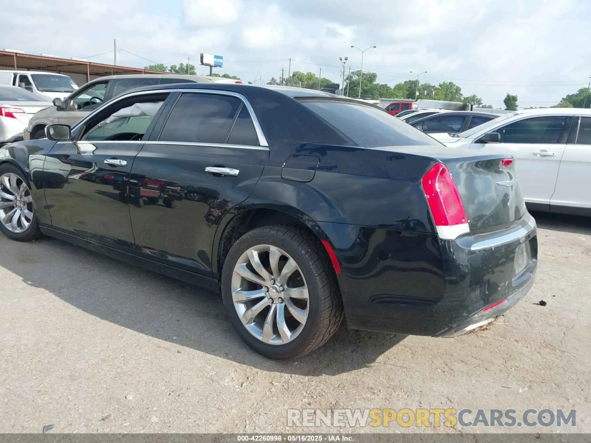 3 Photograph of a damaged car 2C3CCAEG6LH124343 CHRYSLER 300 2020