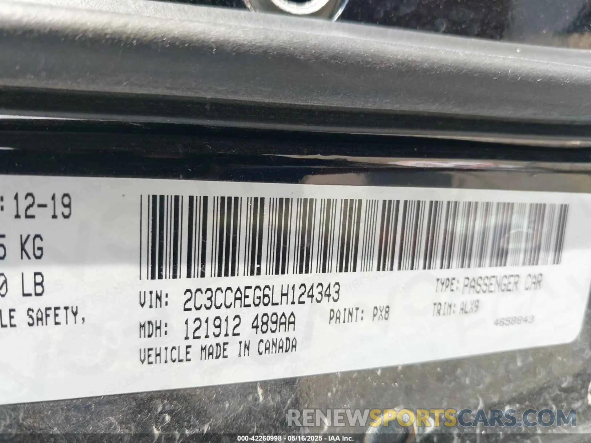 9 Photograph of a damaged car 2C3CCAEG6LH124343 CHRYSLER 300 2020