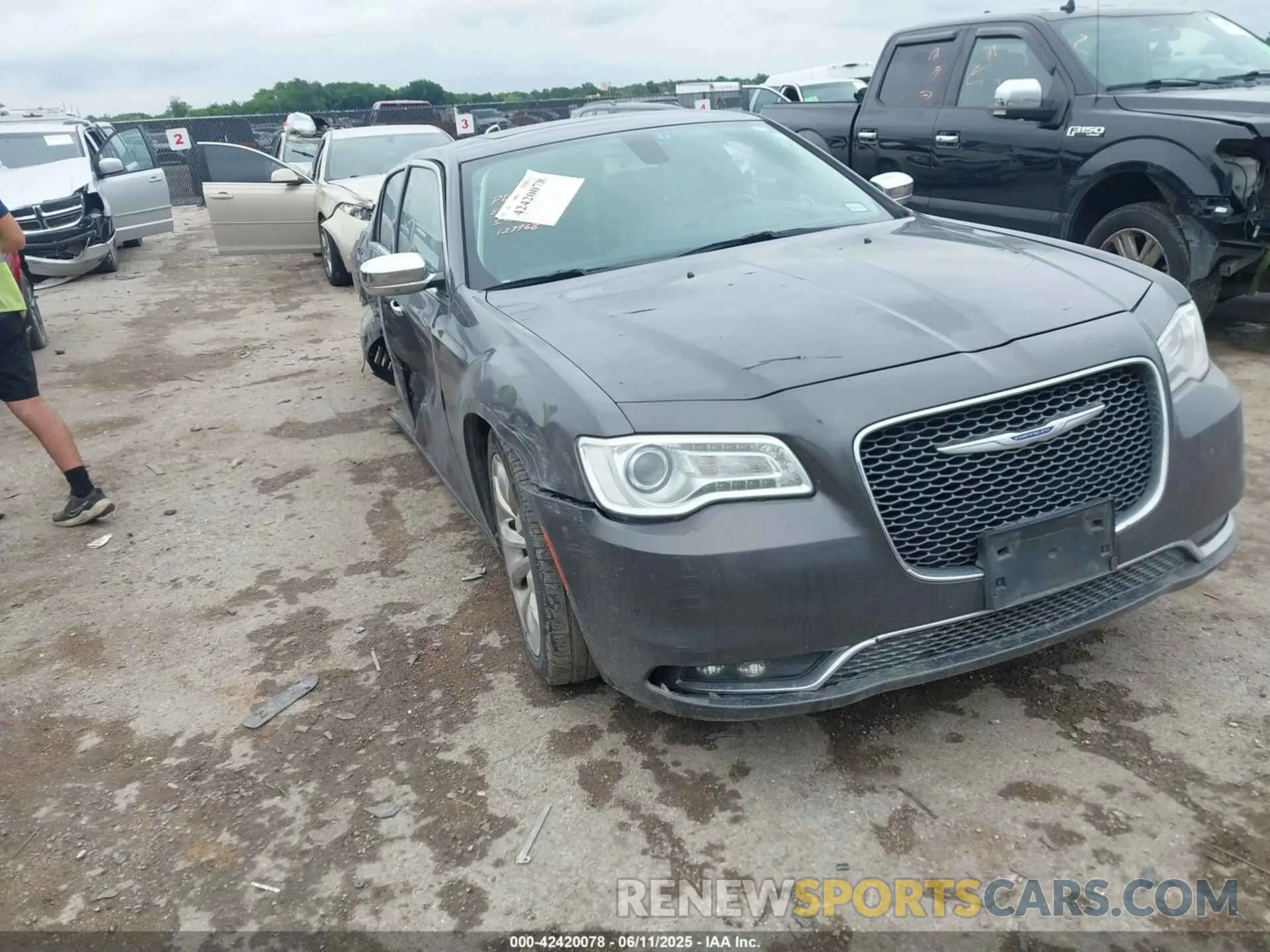 1 Photograph of a damaged car 2C3CCAEG6LH127968 CHRYSLER 300 2020