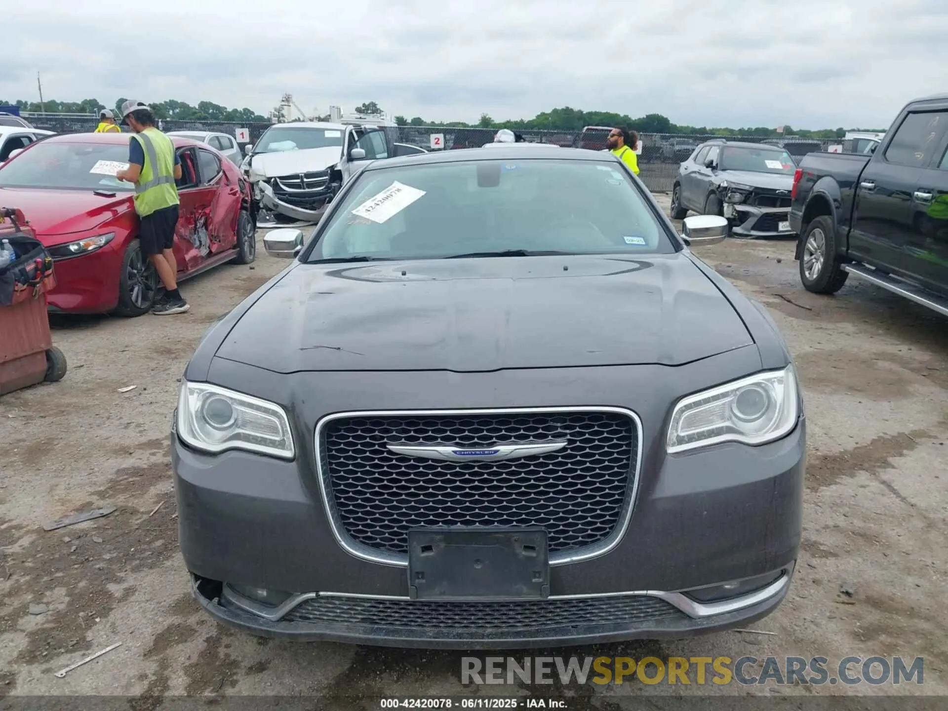 11 Photograph of a damaged car 2C3CCAEG6LH127968 CHRYSLER 300 2020