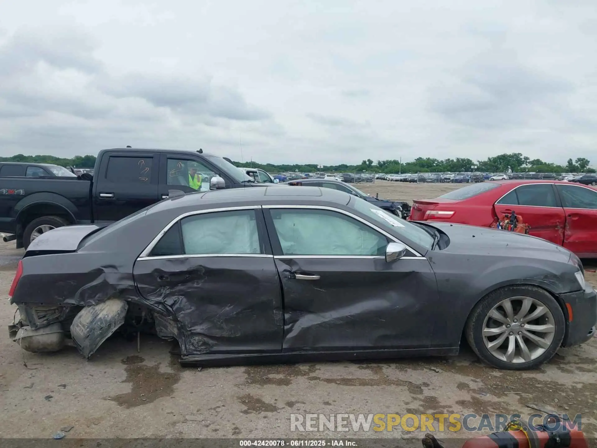 12 Photograph of a damaged car 2C3CCAEG6LH127968 CHRYSLER 300 2020