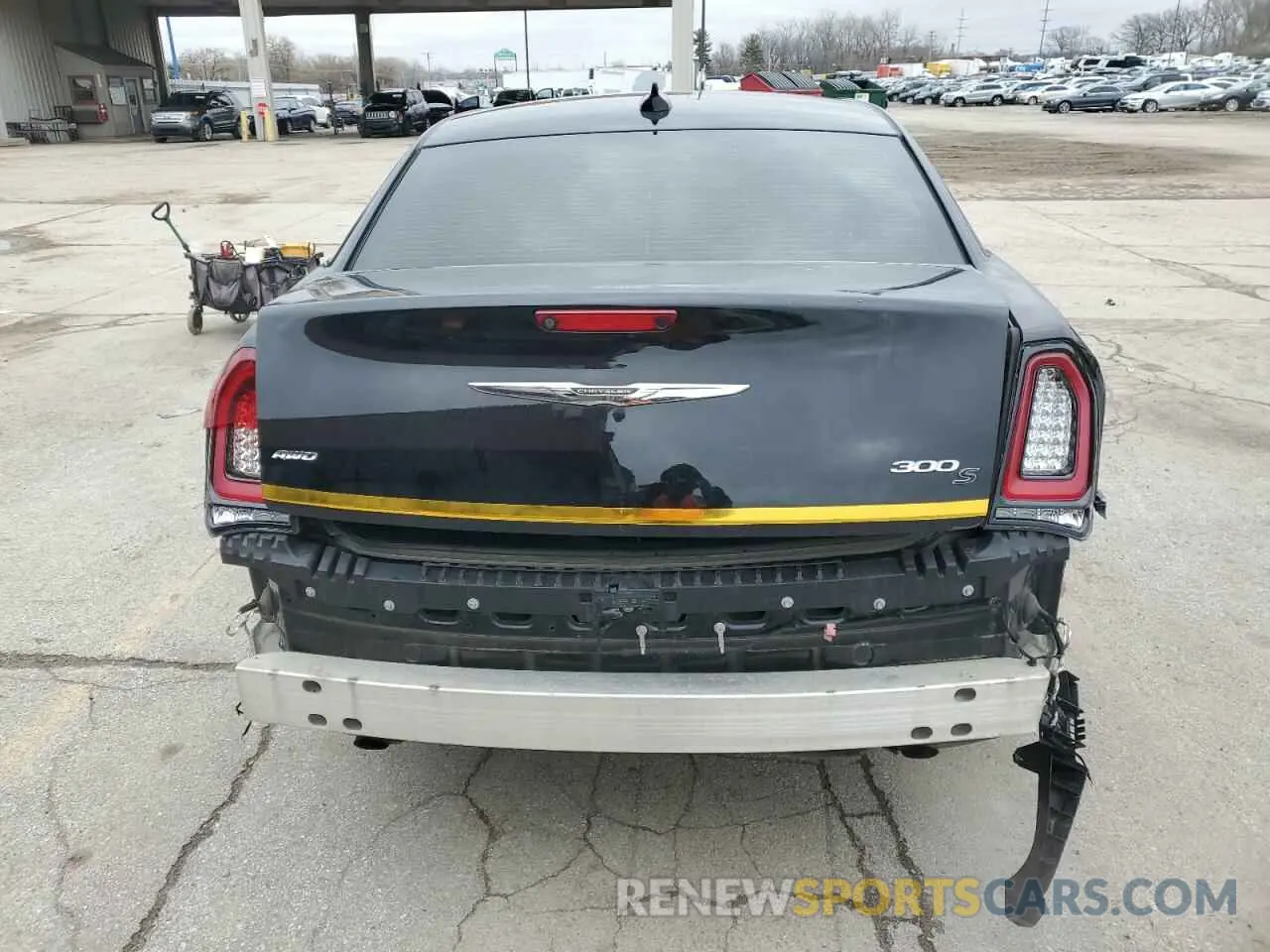 6 Photograph of a damaged car 2C3CCAGG0LH128546 CHRYSLER 300 2020