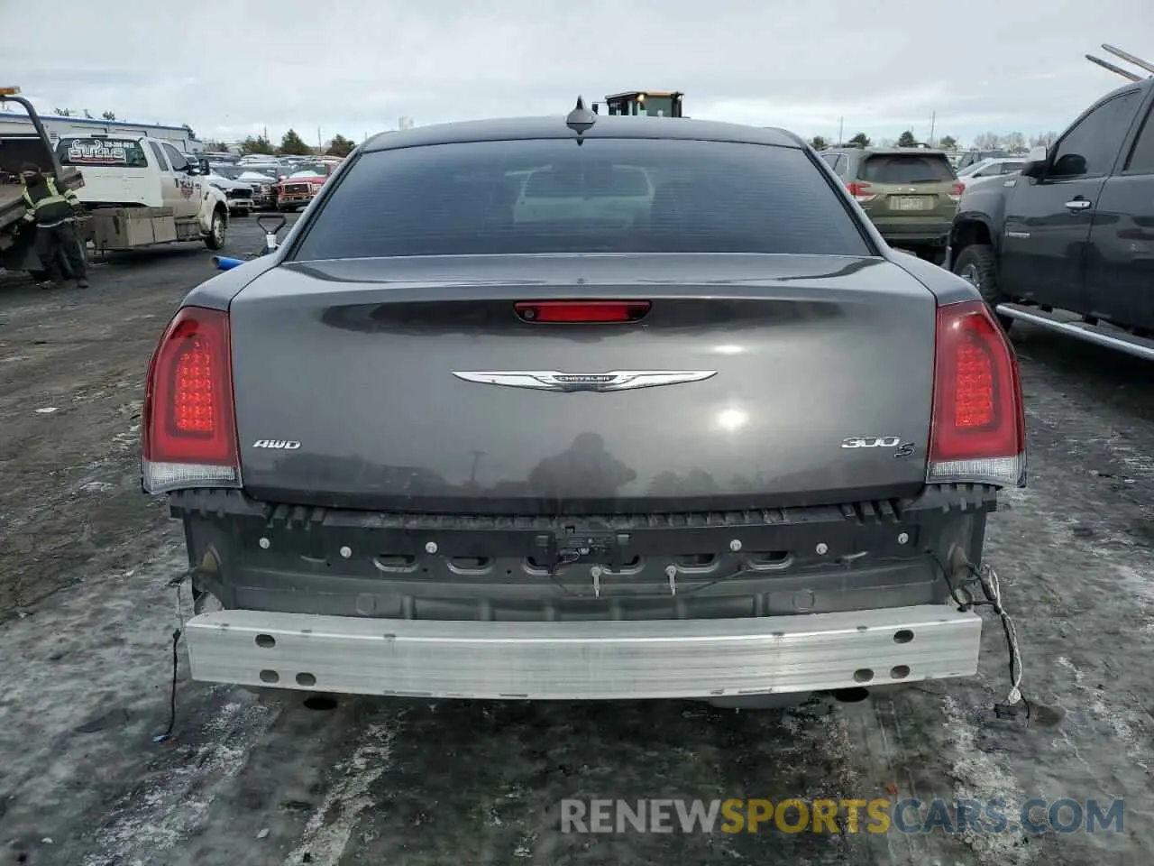 6 Photograph of a damaged car 2C3CCAGG4LH131580 CHRYSLER 300 2020