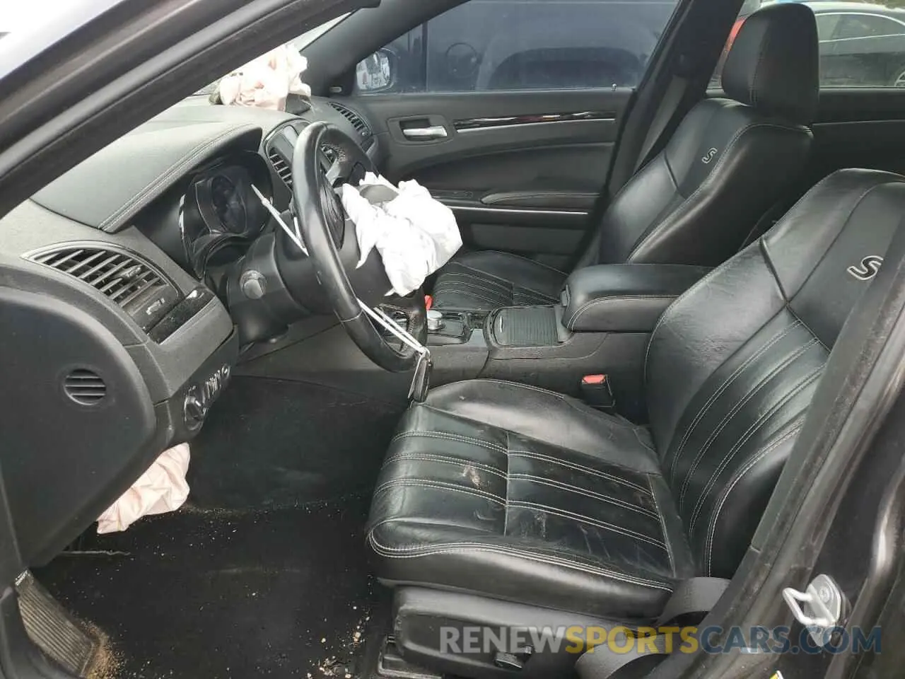 7 Photograph of a damaged car 2C3CCAGG4LH131580 CHRYSLER 300 2020