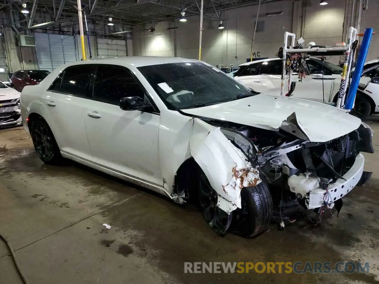4 Photograph of a damaged car 2C3CCAGG7LH150964 CHRYSLER 300 2020