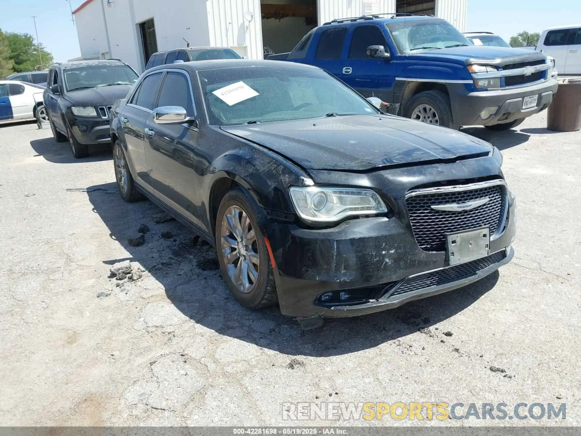1 Photograph of a damaged car 2C3CCAKG1LH137697 CHRYSLER 300 2020