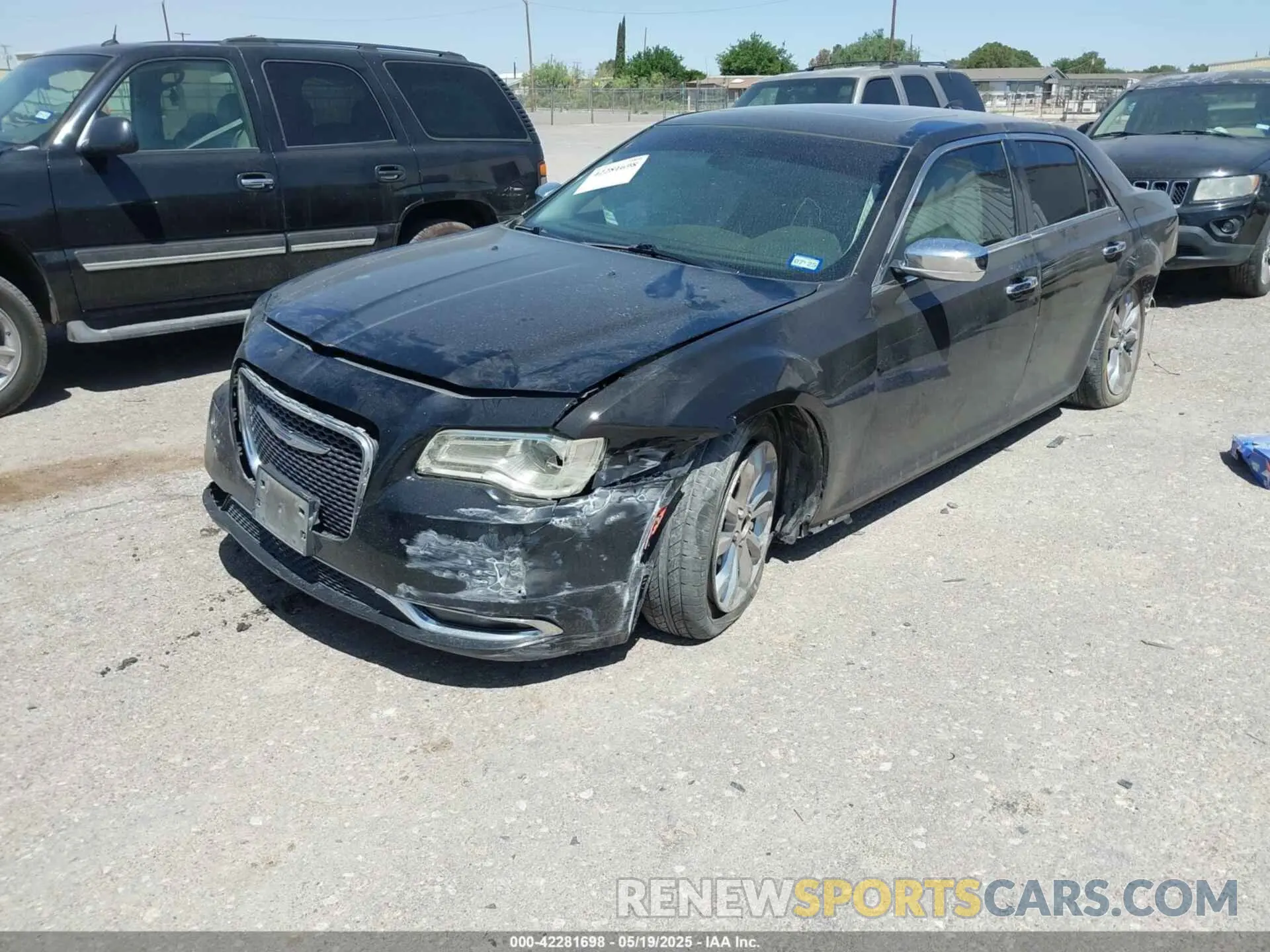 2 Photograph of a damaged car 2C3CCAKG1LH137697 CHRYSLER 300 2020