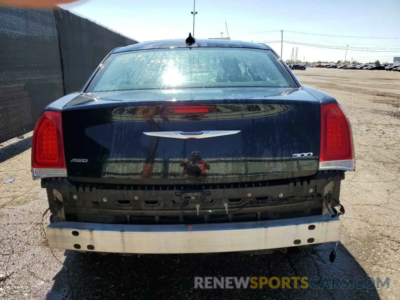 6 Photograph of a damaged car 2C3CCAKG2LH124554 CHRYSLER 300 2020