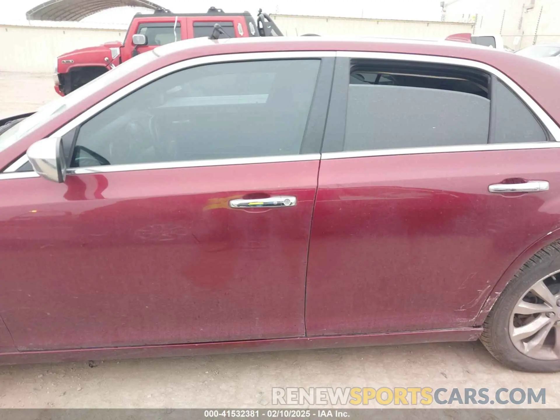 14 Photograph of a damaged car 2C3CCAKG3LH142027 CHRYSLER 300 2020