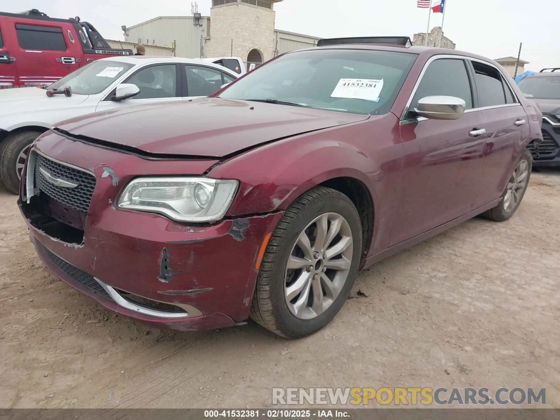 2 Photograph of a damaged car 2C3CCAKG3LH142027 CHRYSLER 300 2020