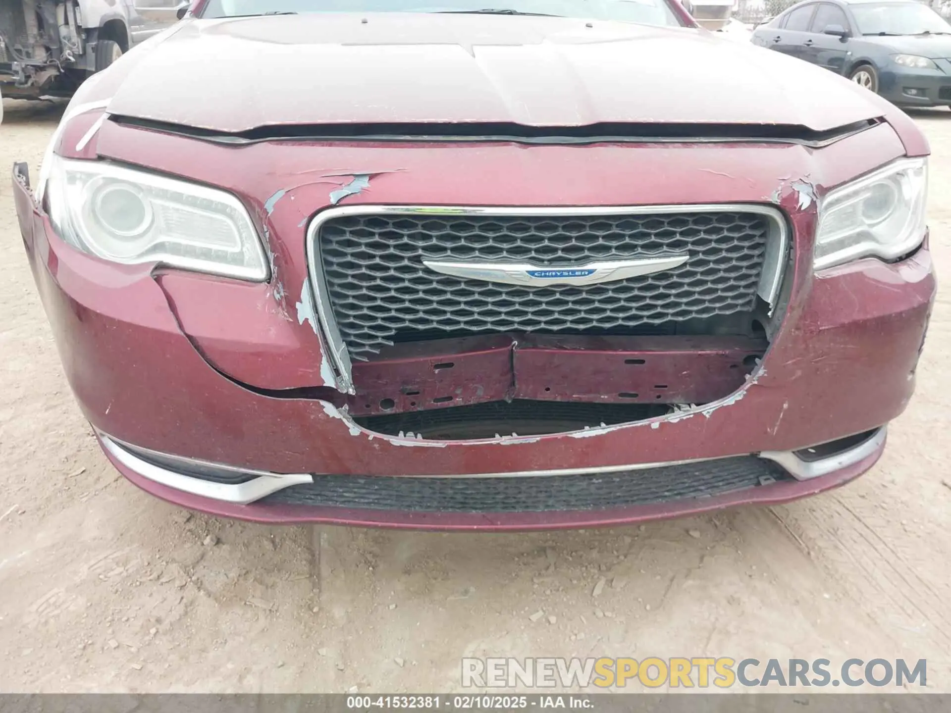 6 Photograph of a damaged car 2C3CCAKG3LH142027 CHRYSLER 300 2020