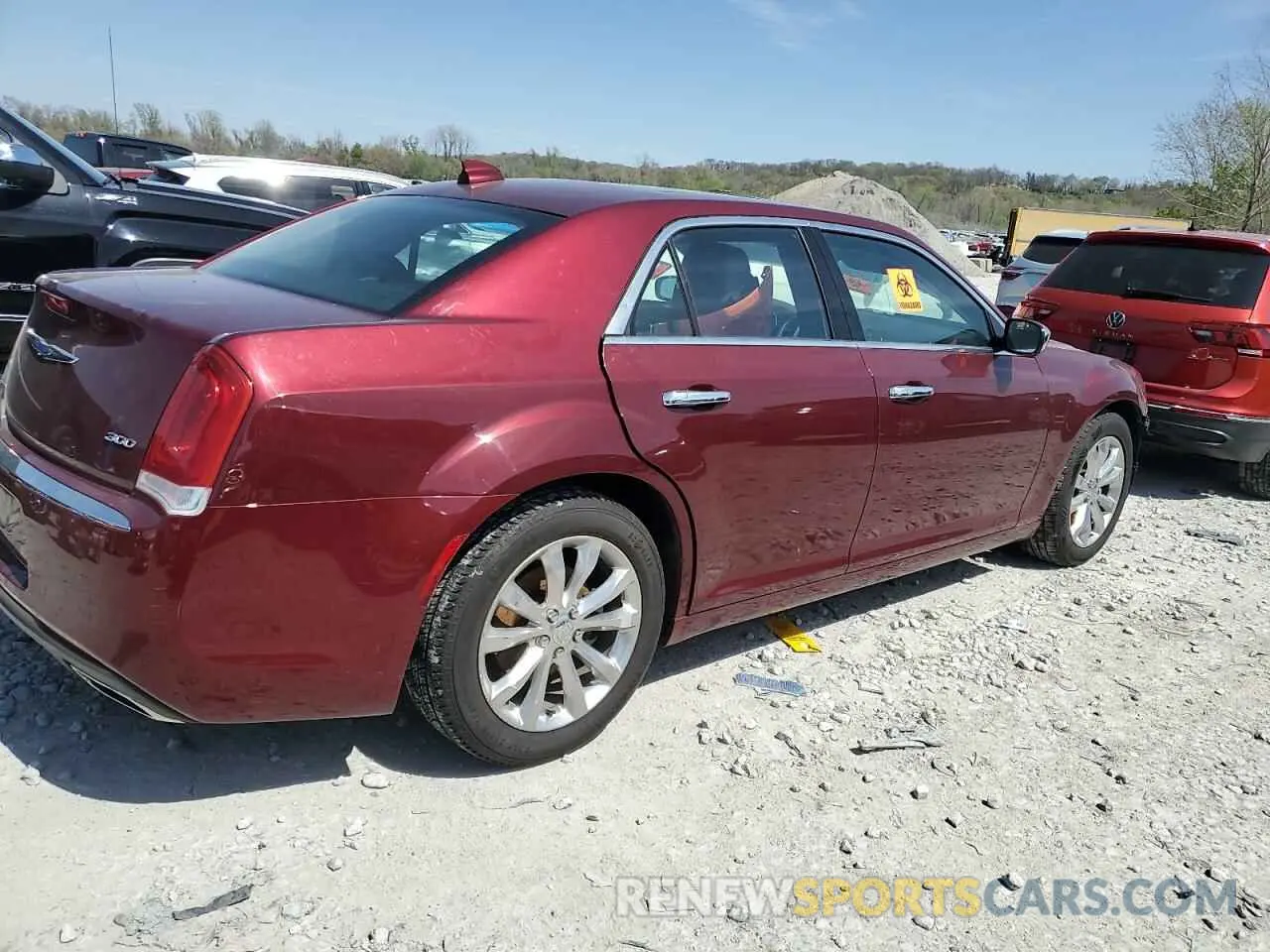 3 Photograph of a damaged car 2C3CCAKG4LH131649 CHRYSLER 300 2020