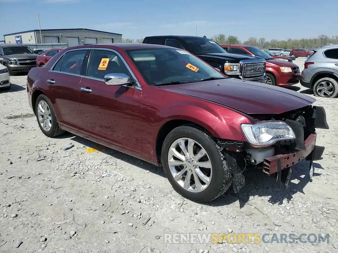 4 Photograph of a damaged car 2C3CCAKG4LH131649 CHRYSLER 300 2020
