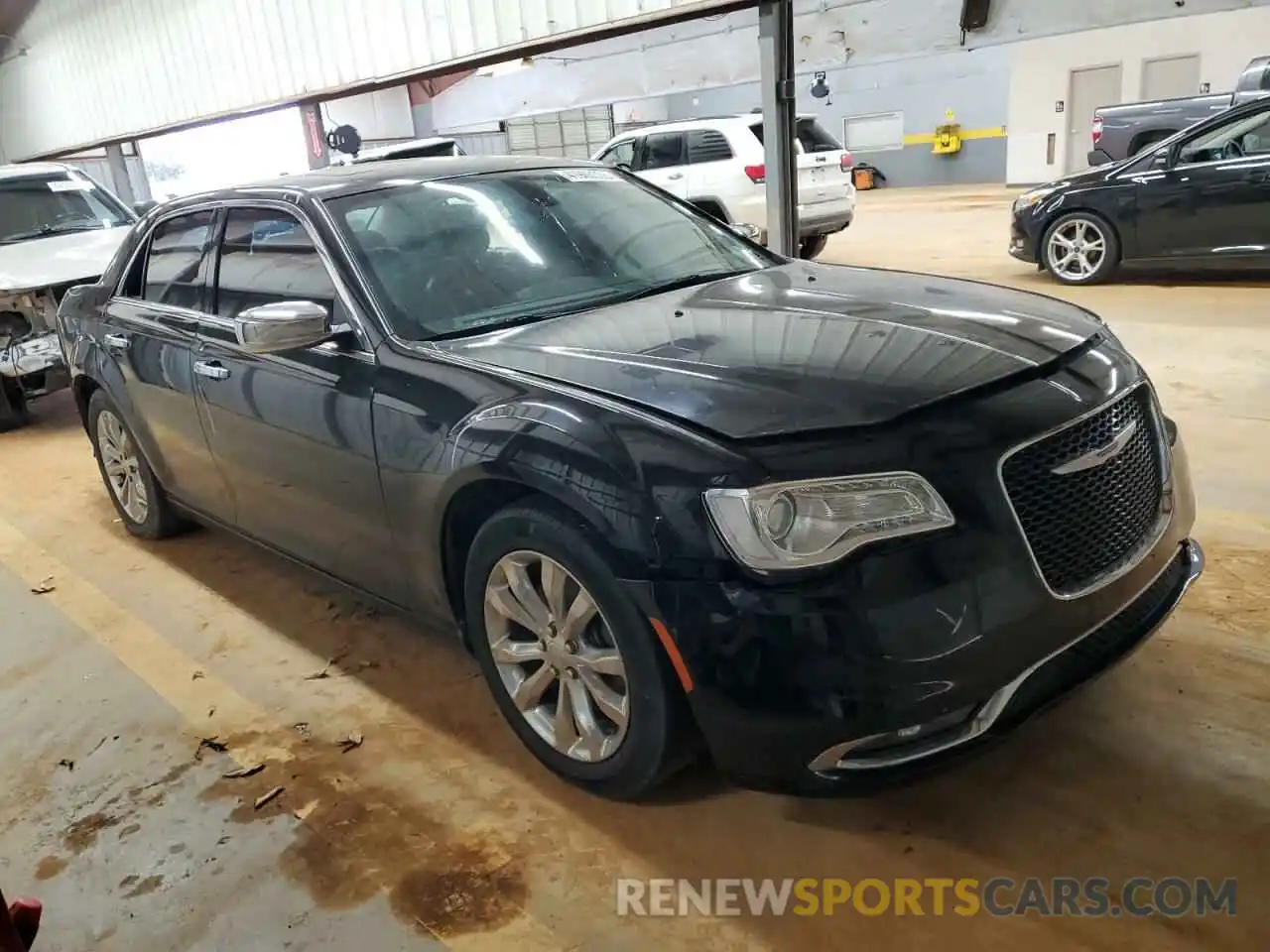 4 Photograph of a damaged car 2C3CCAKG8LH146140 CHRYSLER 300 2020