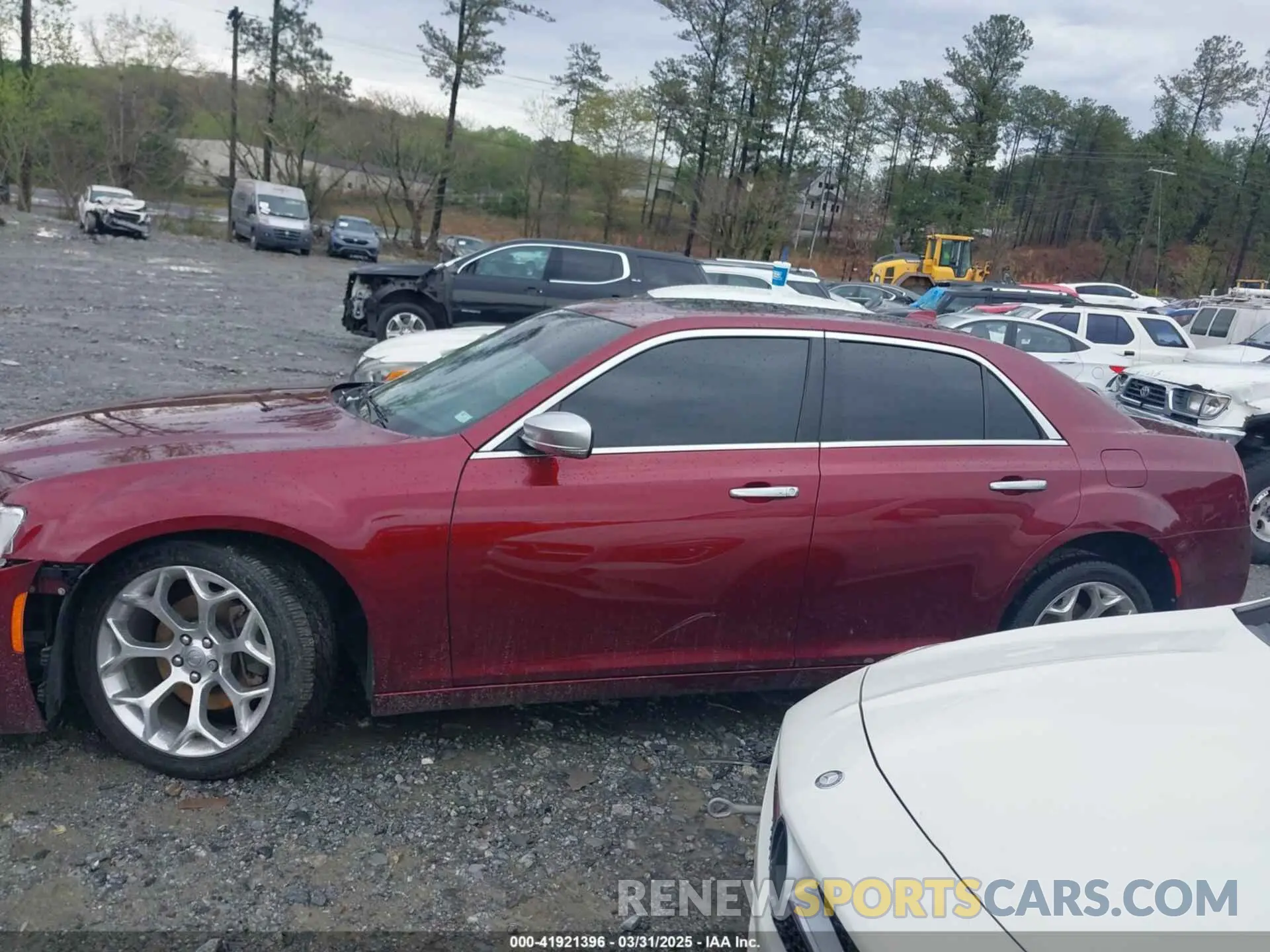 14 Photograph of a damaged car 2C3CCAPT4LH182008 CHRYSLER 300 2020