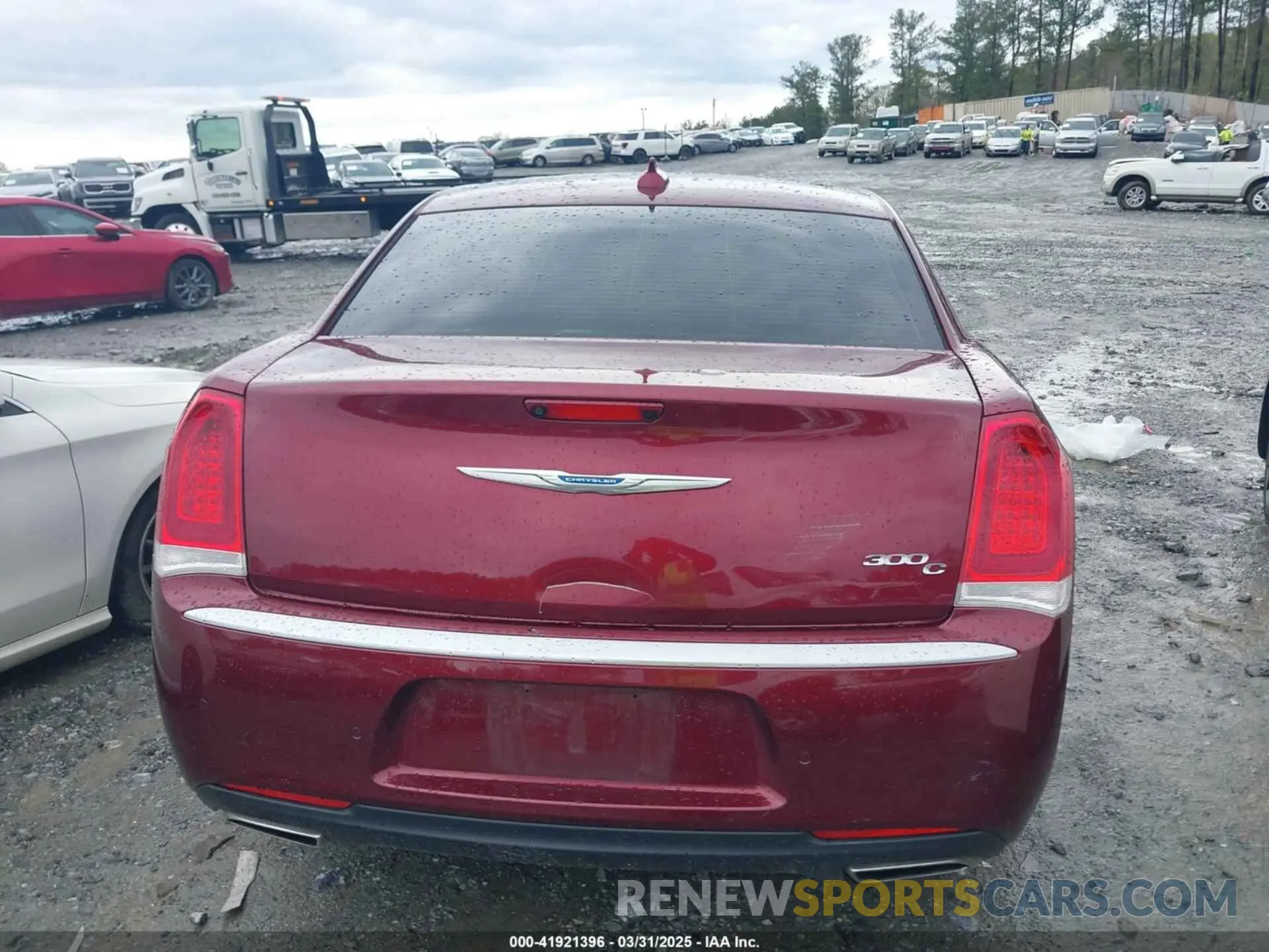 16 Photograph of a damaged car 2C3CCAPT4LH182008 CHRYSLER 300 2020