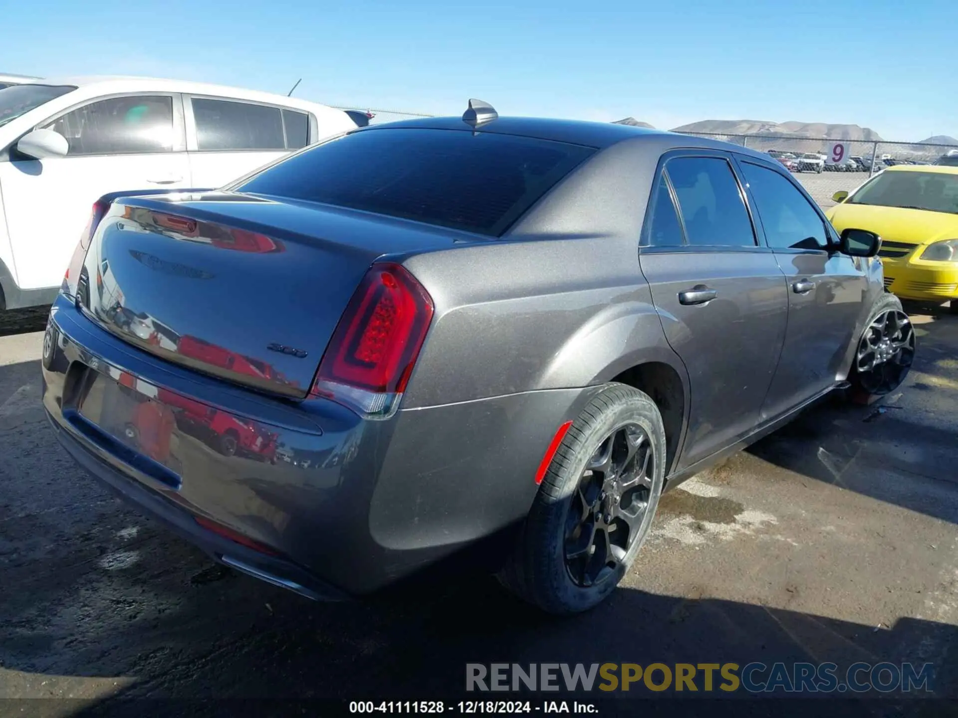 4 Photograph of a damaged car 2C3CCARG8LH225670 CHRYSLER 300 2020