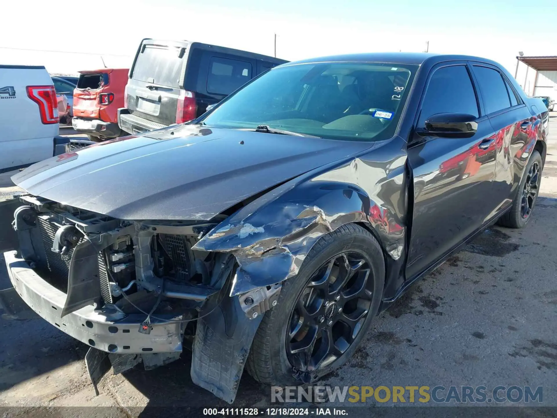 6 Photograph of a damaged car 2C3CCARG8LH225670 CHRYSLER 300 2020