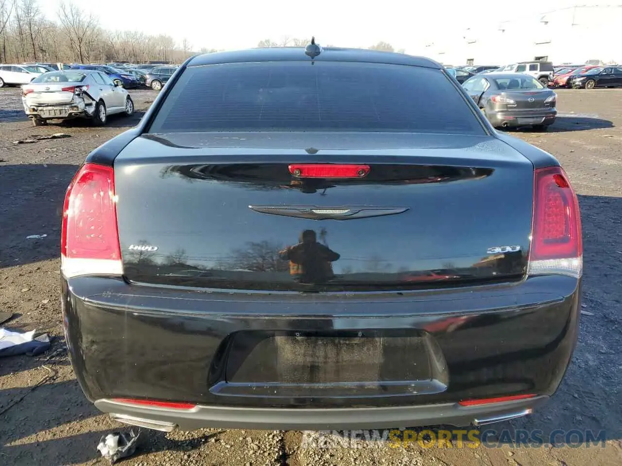 6 Photograph of a damaged car 2C3CCARG9LH142135 CHRYSLER 300 2020