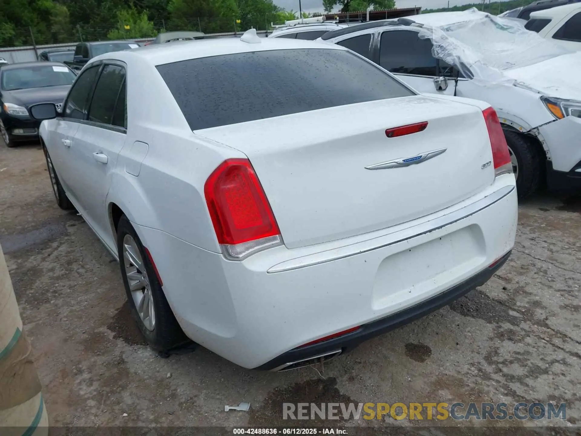 3 Photograph of a damaged car 2C3CCAAG4MH567016 CHRYSLER 300 2021