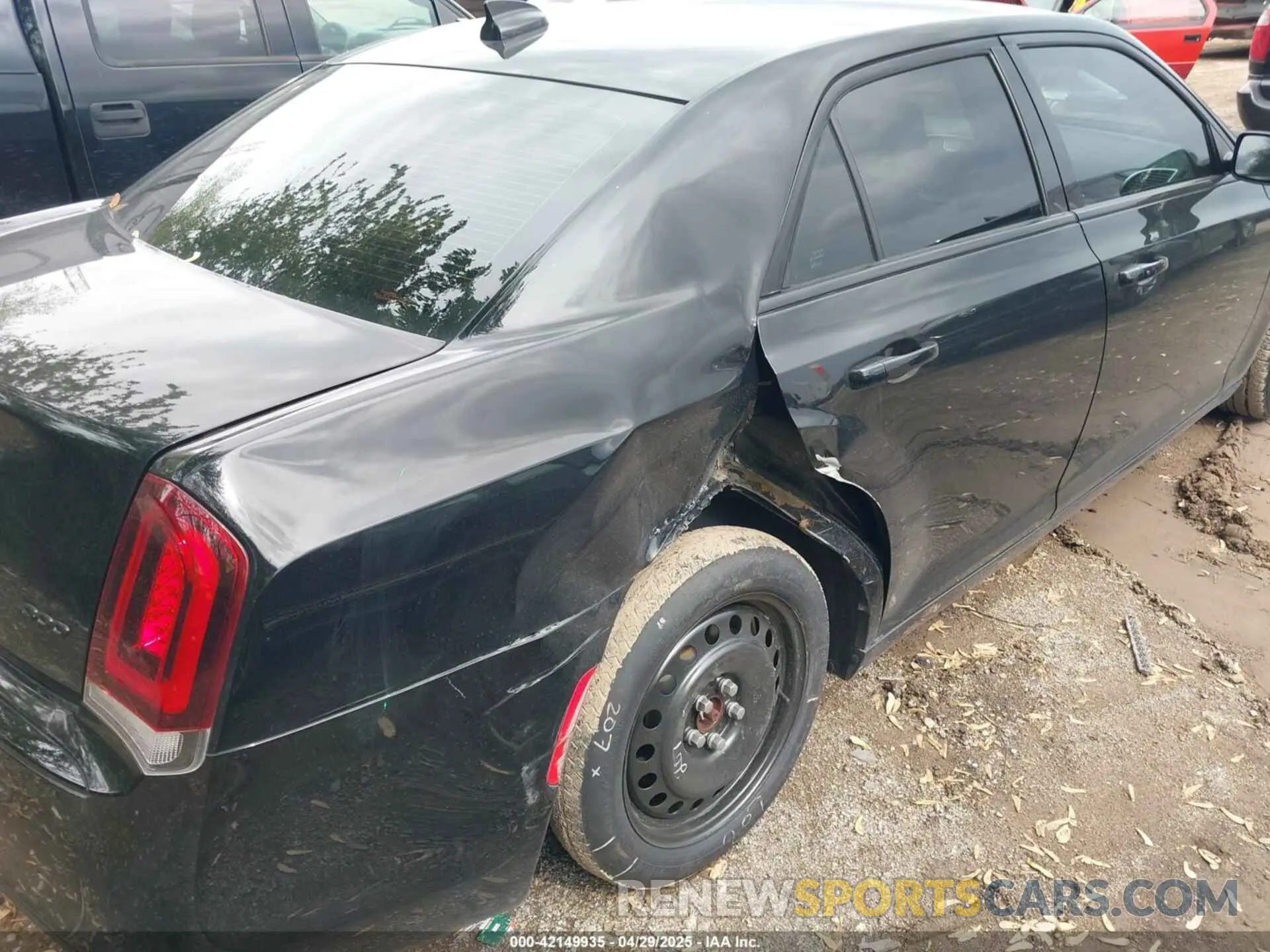 6 Photograph of a damaged car 2C3CCAAG6MH558382 CHRYSLER 300 2021