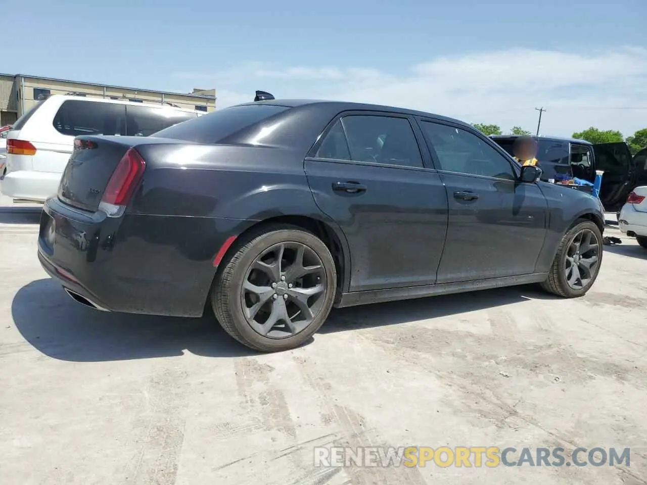 3 Photograph of a damaged car 2C3CCAAG6MH598980 CHRYSLER 300 2021