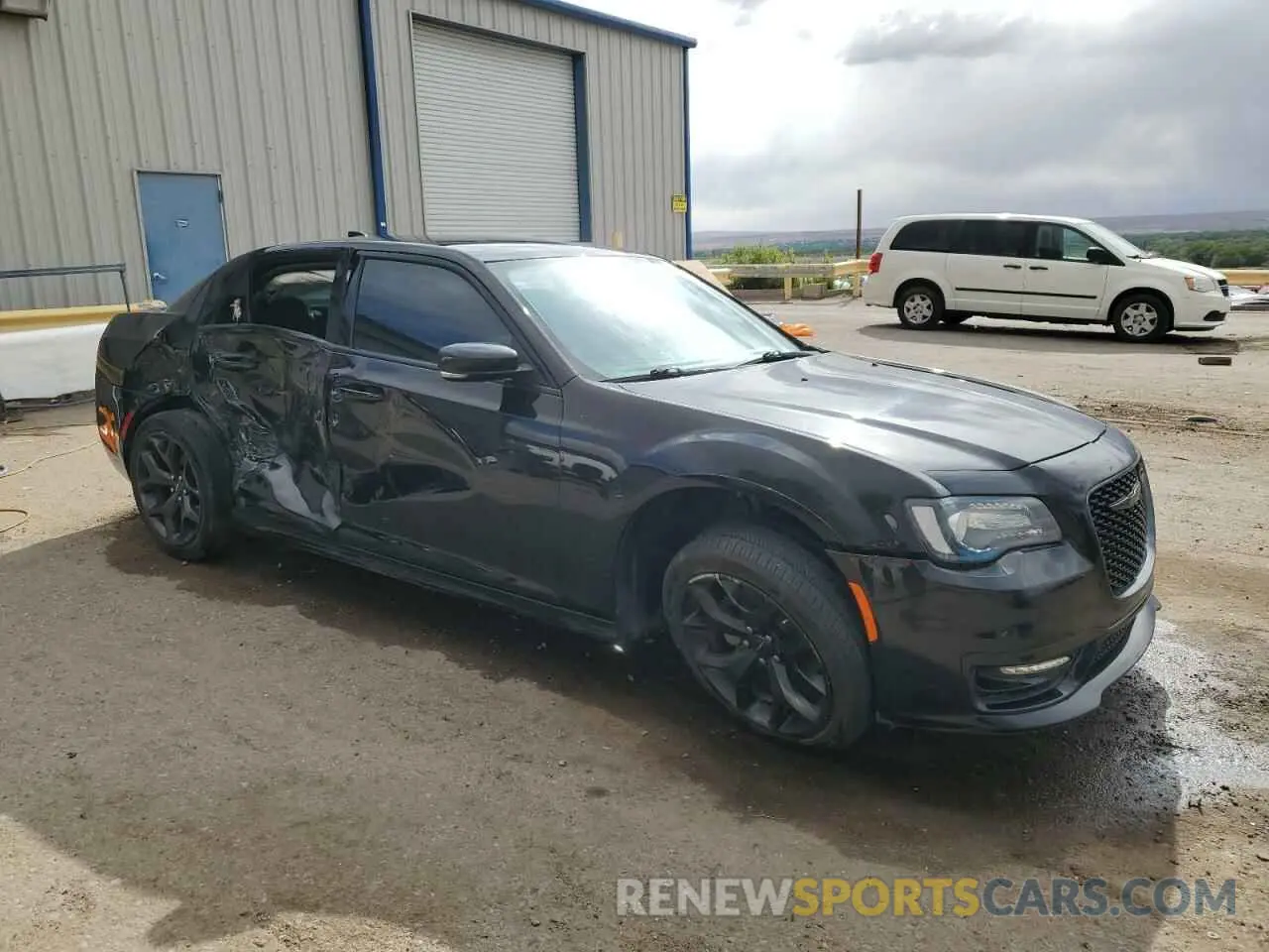4 Photograph of a damaged car 2C3CCAAGXMH669081 CHRYSLER 300 2021