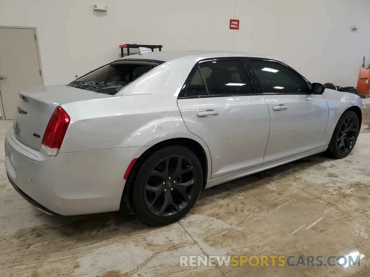 3 Photograph of a damaged car 2C3CCAAGXMH683448 CHRYSLER 300 2021