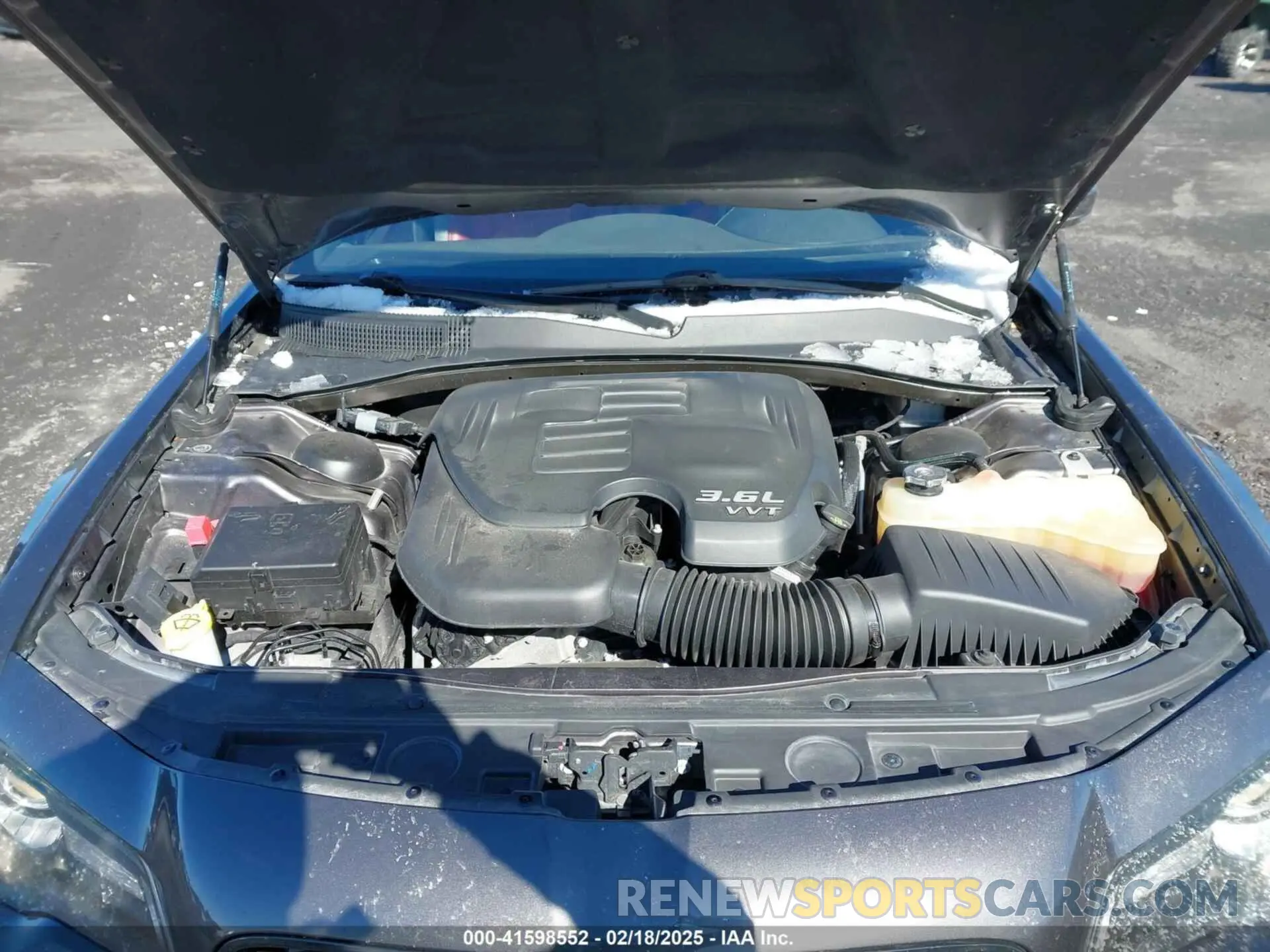 10 Photograph of a damaged car 2C3CCABG0MH511802 CHRYSLER 300 2021