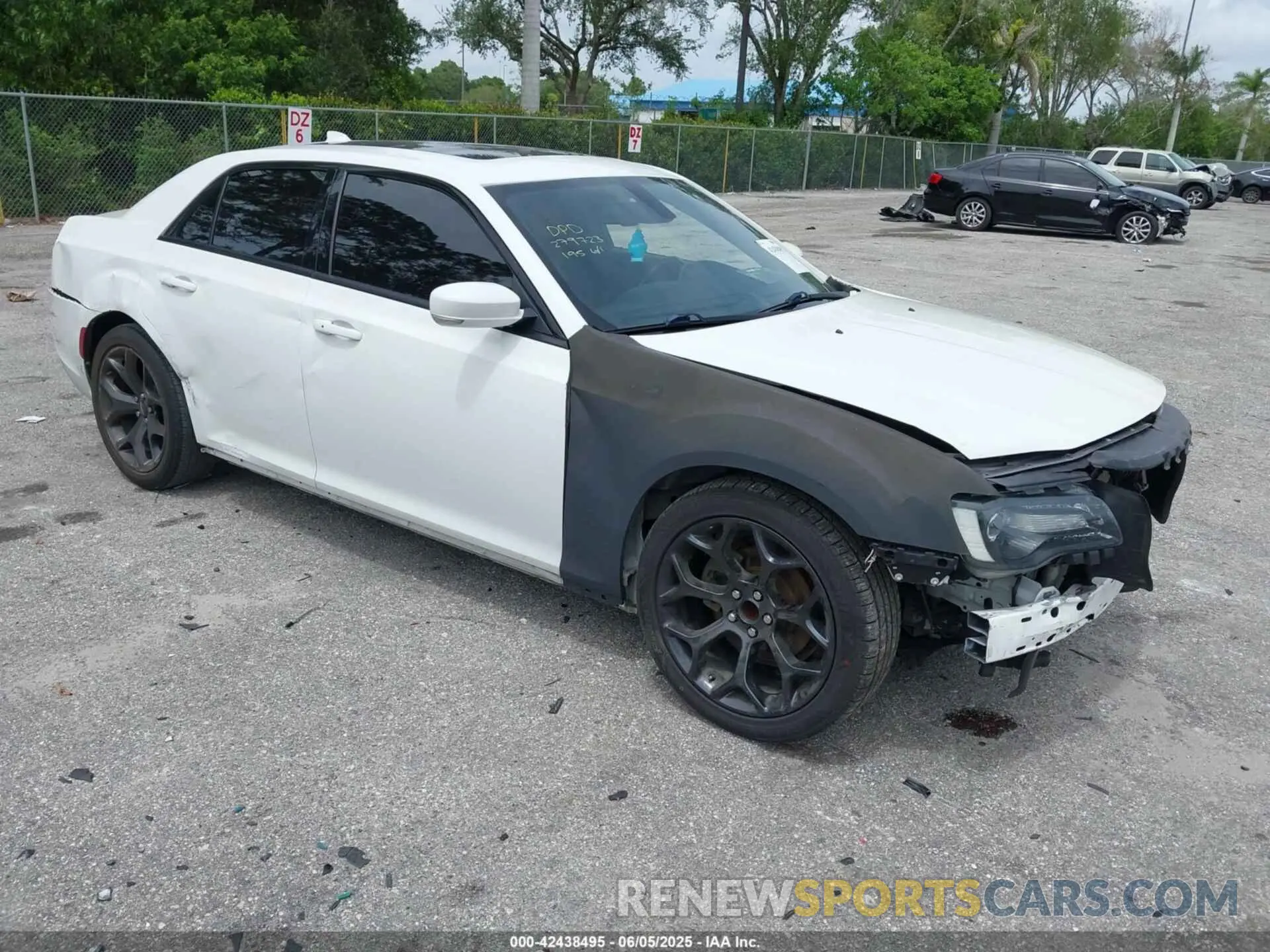 1 Photograph of a damaged car 2C3CCABG0MH537039 CHRYSLER 300 2021