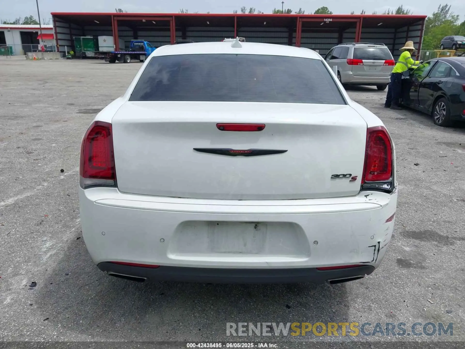 17 Photograph of a damaged car 2C3CCABG0MH537039 CHRYSLER 300 2021
