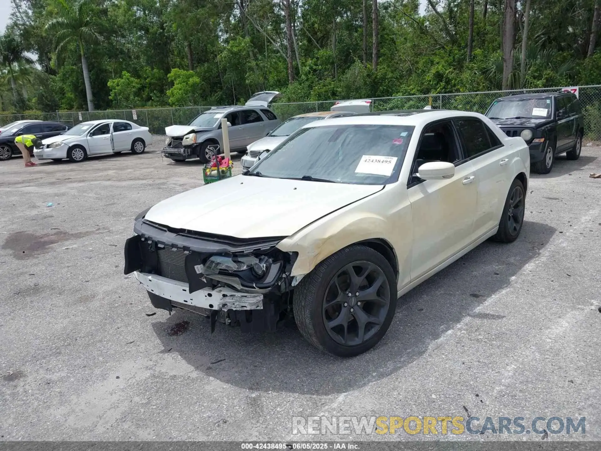 6 Photograph of a damaged car 2C3CCABG0MH537039 CHRYSLER 300 2021