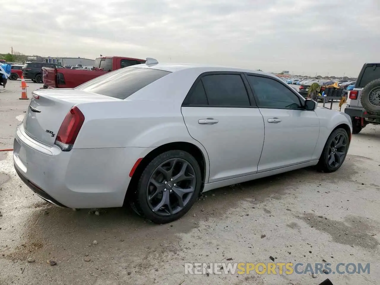 3 Photograph of a damaged car 2C3CCABG2MH545658 CHRYSLER 300 2021