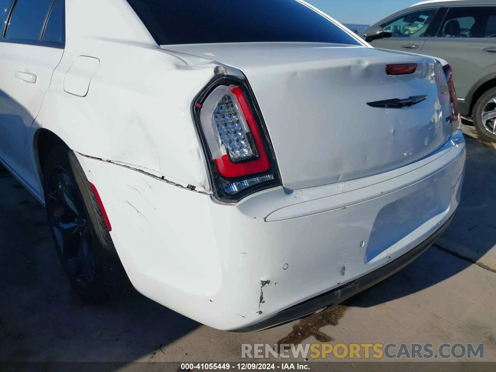 18 Photograph of a damaged car 2C3CCABG3MH506965 CHRYSLER 300 2021
