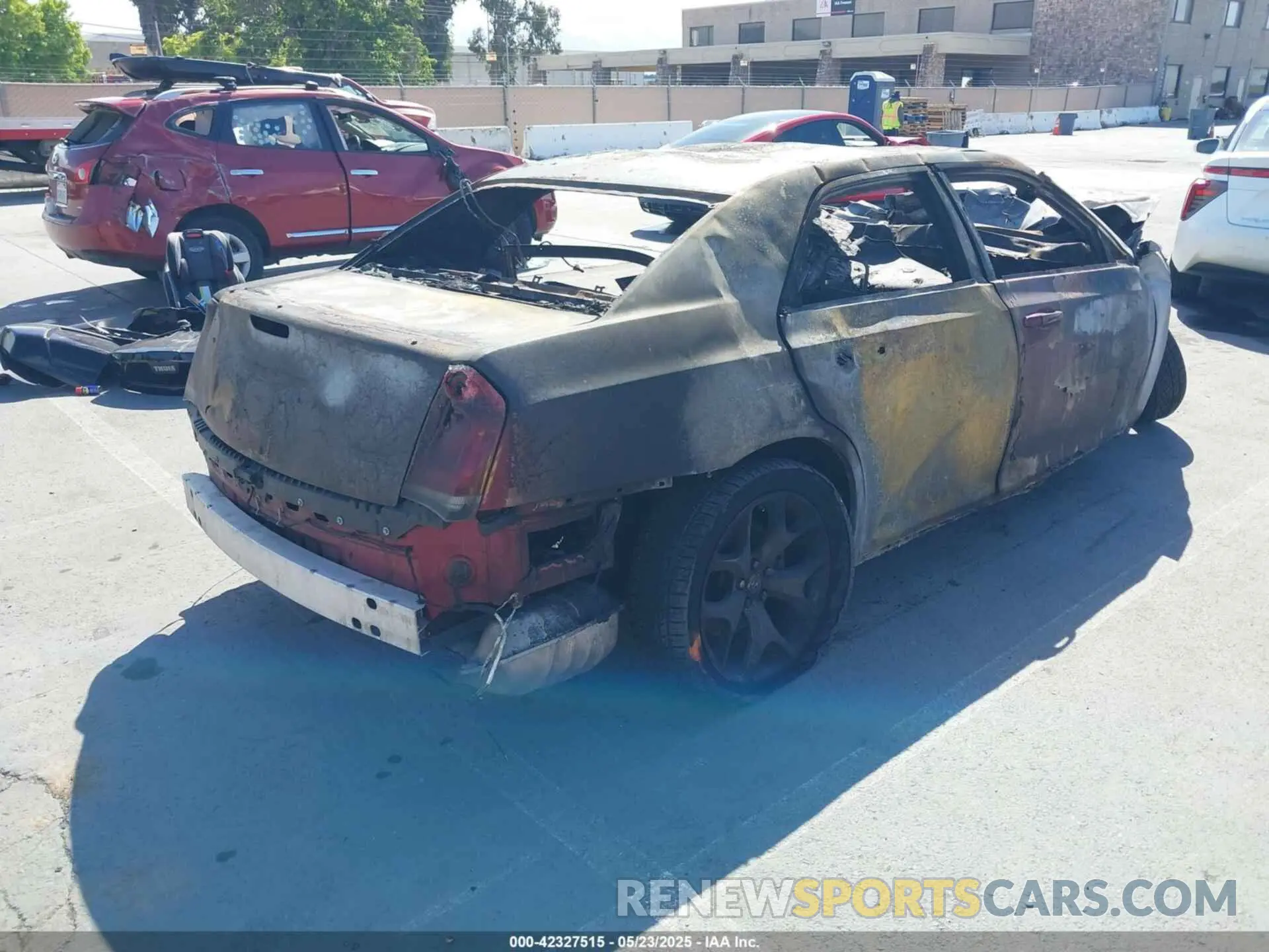 4 Photograph of a damaged car 2C3CCABG3MH660642 CHRYSLER 300 2021
