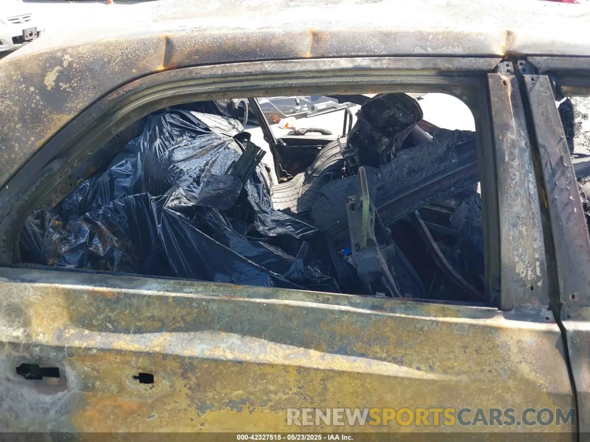 8 Photograph of a damaged car 2C3CCABG3MH660642 CHRYSLER 300 2021