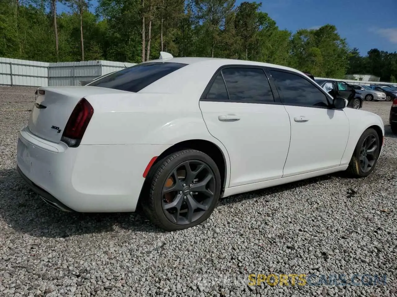 3 Photograph of a damaged car 2C3CCABG5MH541488 CHRYSLER 300 2021