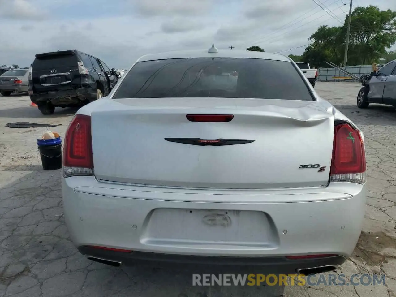 6 Photograph of a damaged car 2C3CCABG5MH549946 CHRYSLER 300 2021