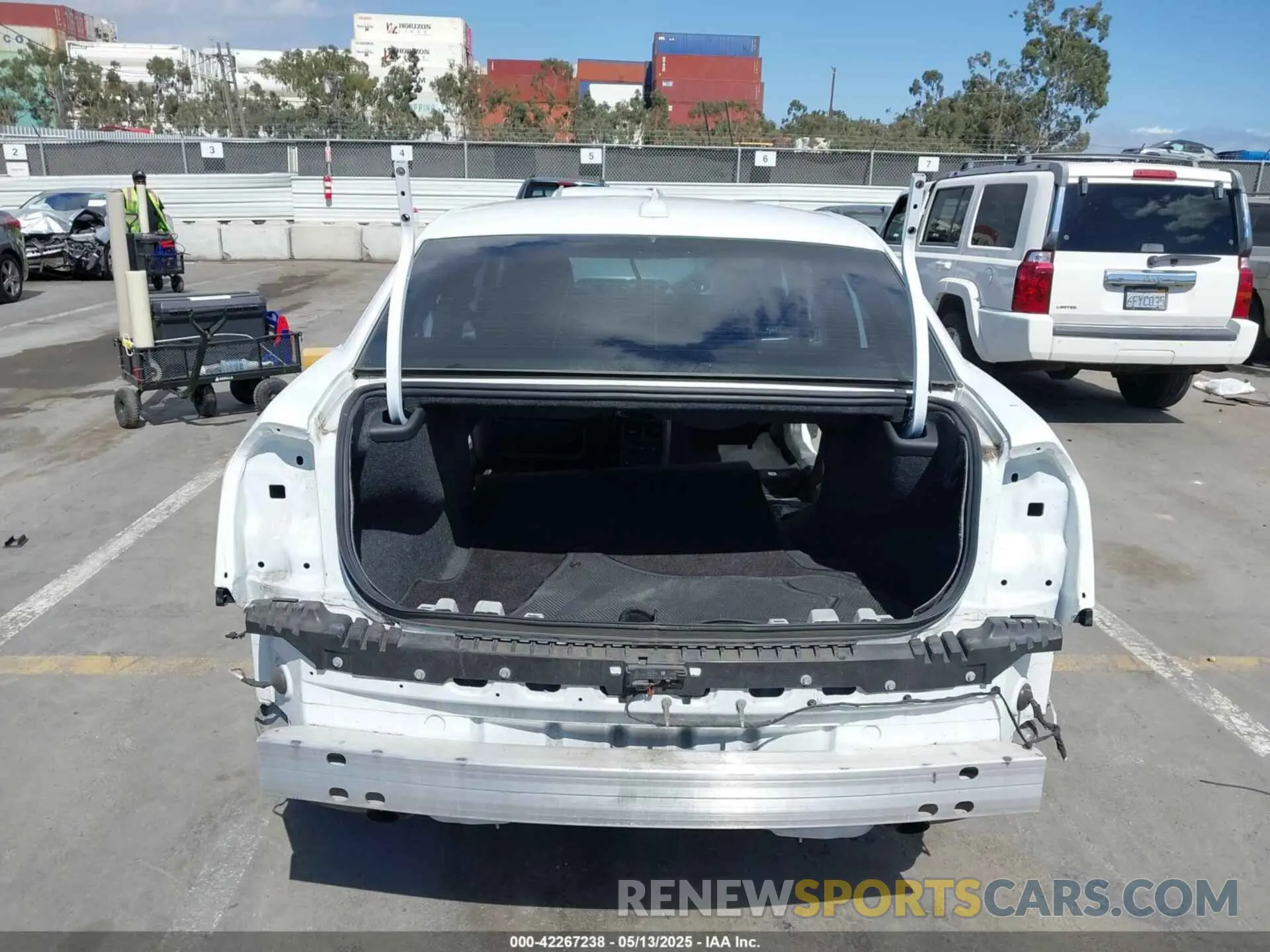 15 Photograph of a damaged car 2C3CCABG5MH620255 CHRYSLER 300 2021