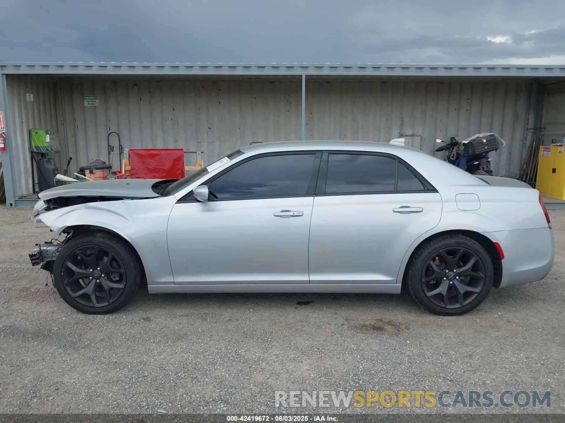 14 Photograph of a damaged car 2C3CCABG6MH520049 CHRYSLER 300 2021