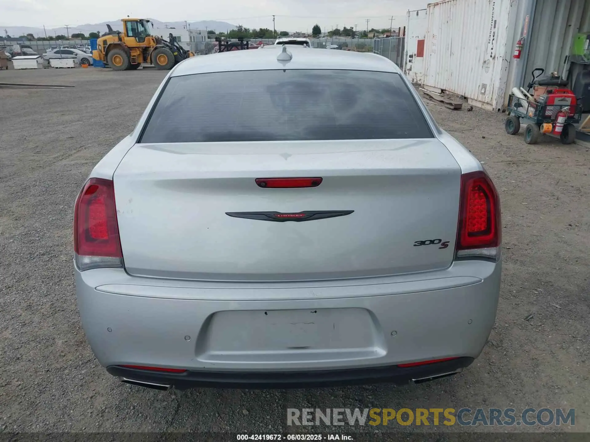 16 Photograph of a damaged car 2C3CCABG6MH520049 CHRYSLER 300 2021