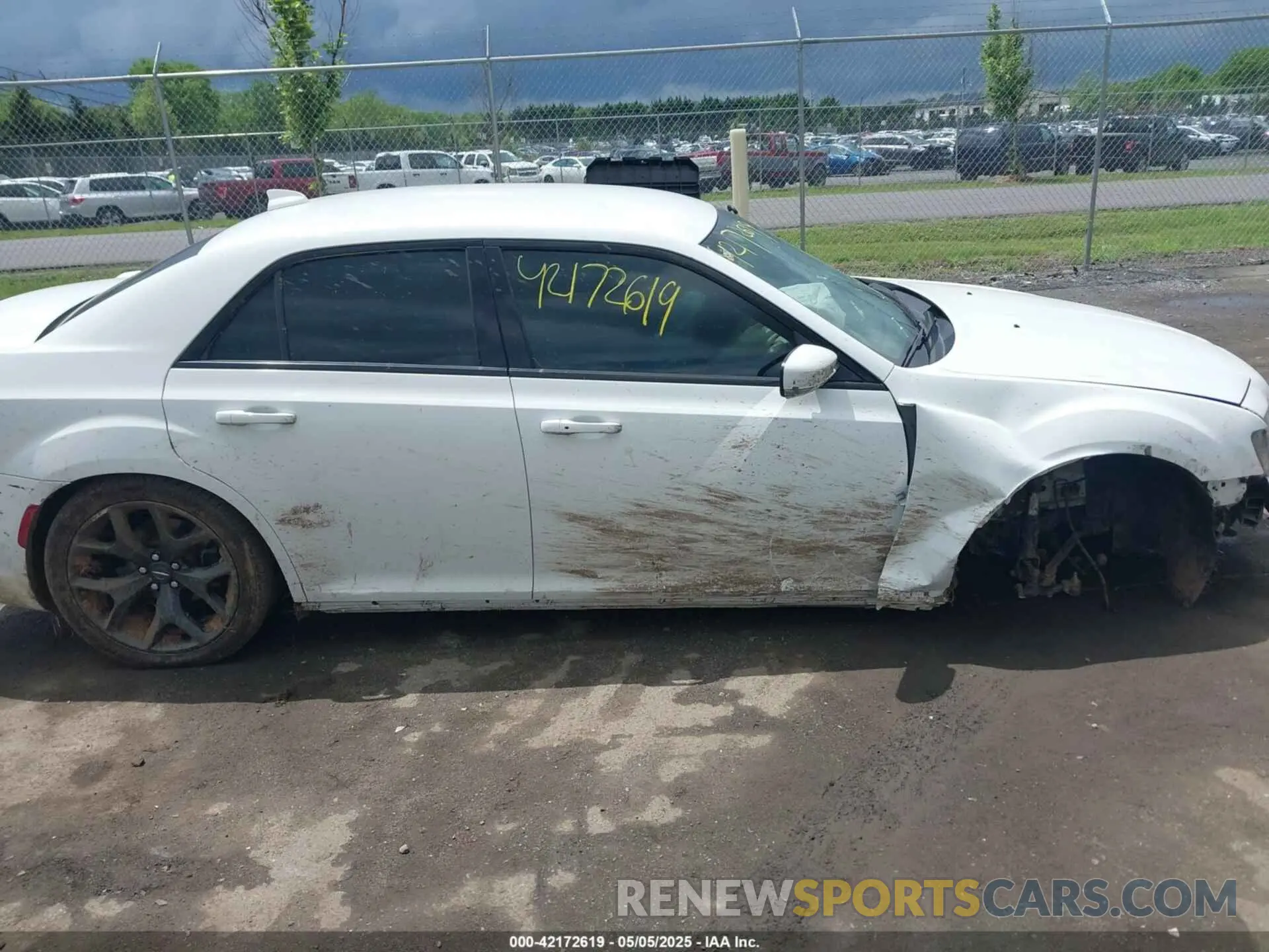 13 Photograph of a damaged car 2C3CCABG6MH545629 CHRYSLER 300 2021