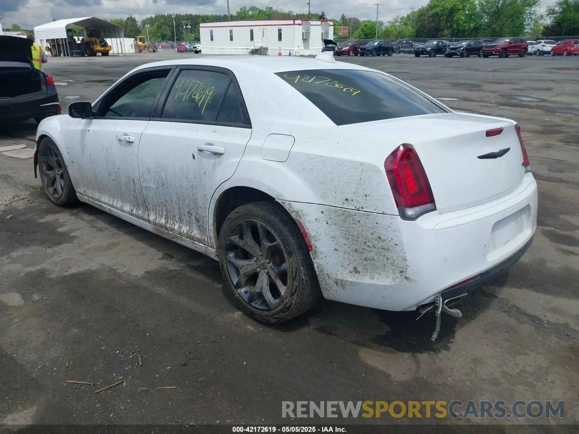 3 Photograph of a damaged car 2C3CCABG6MH545629 CHRYSLER 300 2021