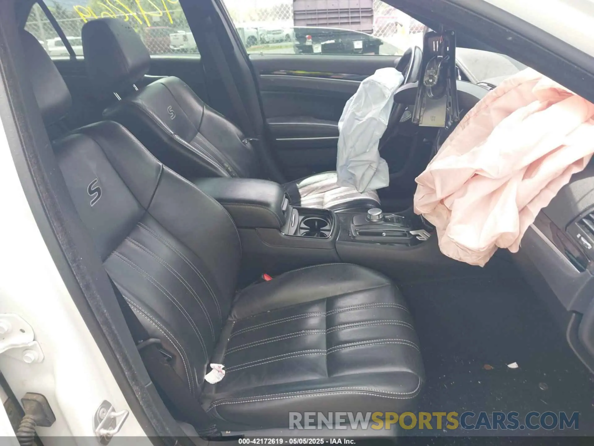 5 Photograph of a damaged car 2C3CCABG6MH545629 CHRYSLER 300 2021