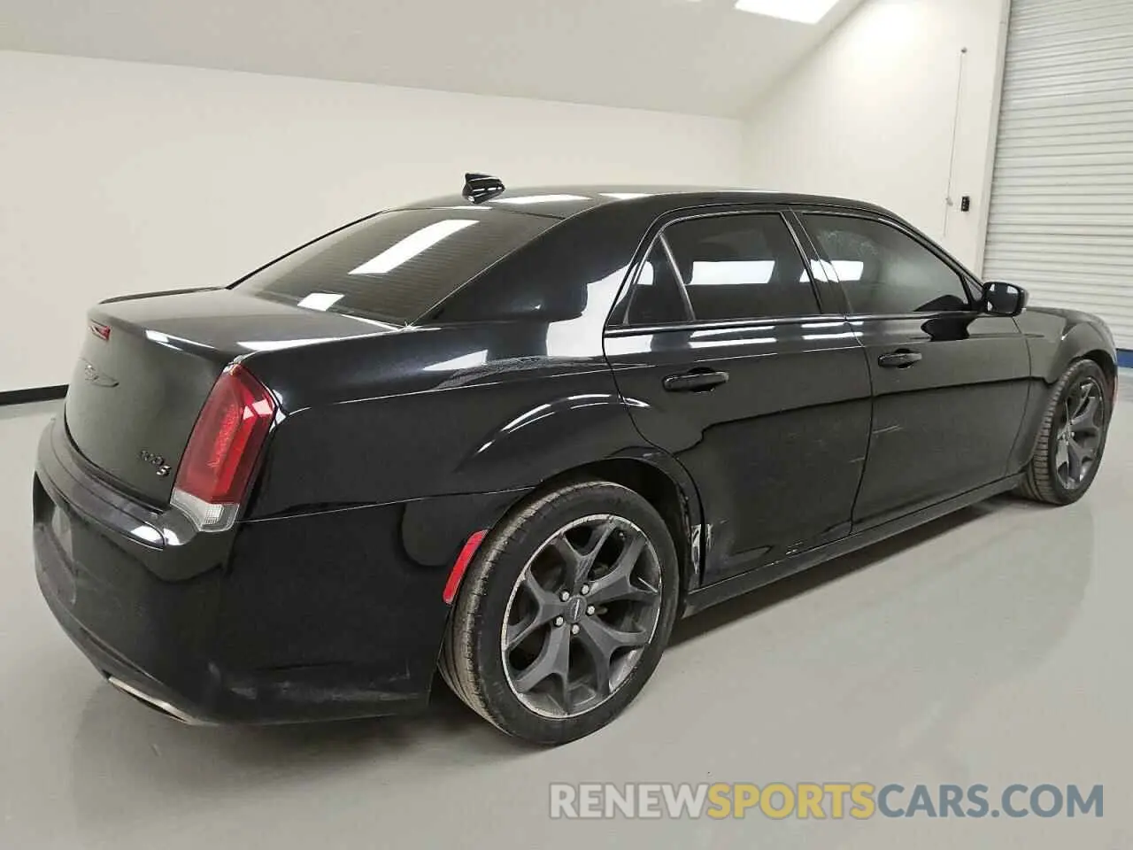 3 Photograph of a damaged car 2C3CCABG8MH520182 CHRYSLER 300 2021